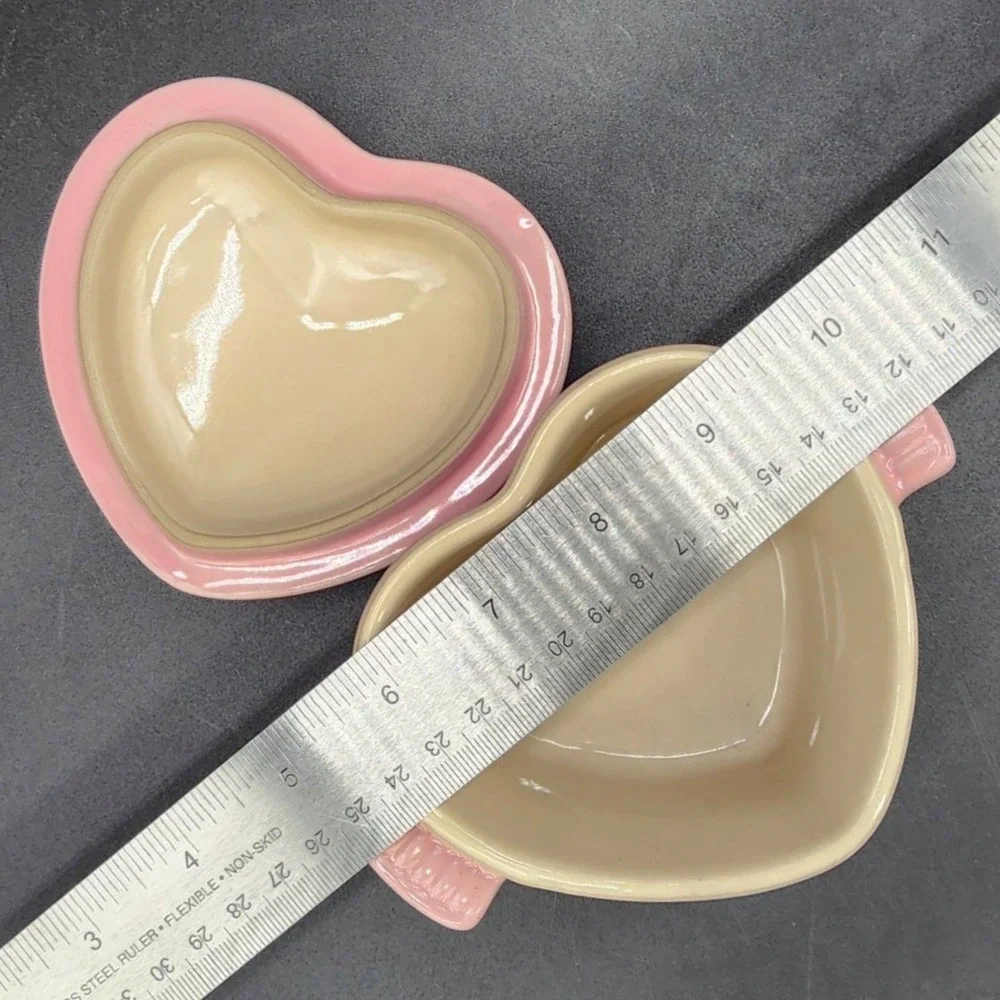 Le Creuset 4in Pink Heart Cocotte Mini Ramekin Stoneware Lidded Dish Valentines